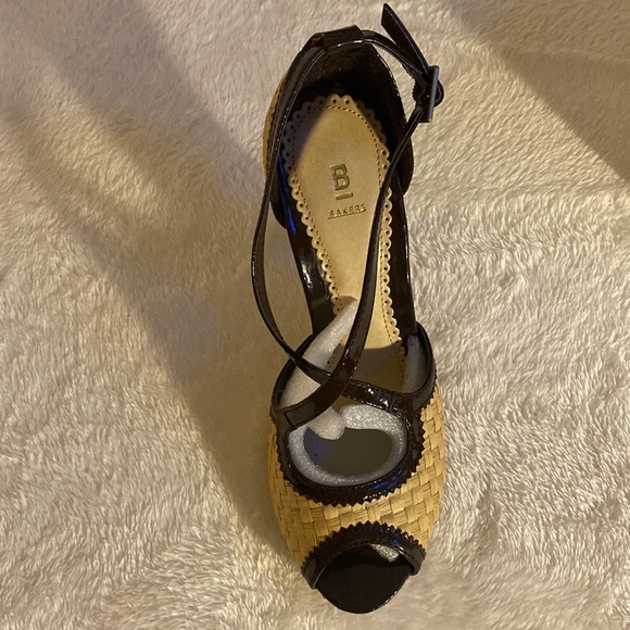 Brand new heels, never been worn - Picture 7 of 7